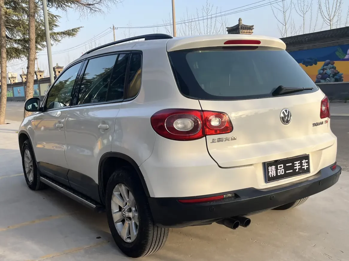 Volkswagen Tiguan (Tharu)