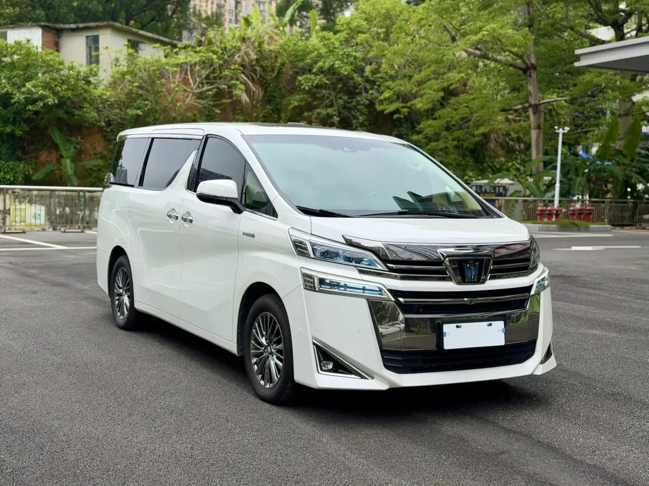 Toyota Crown Wellfire