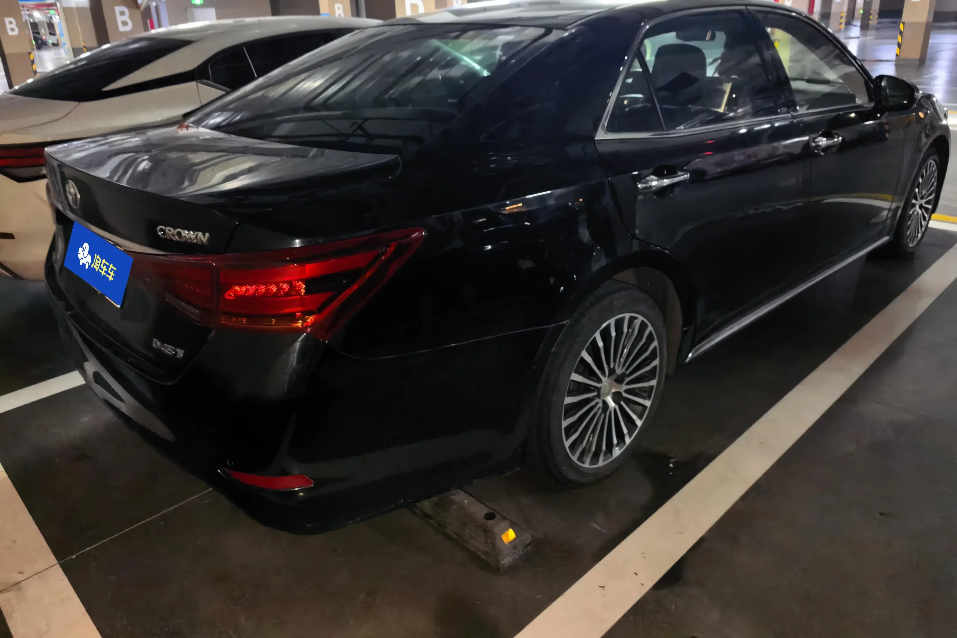Toyota crown
