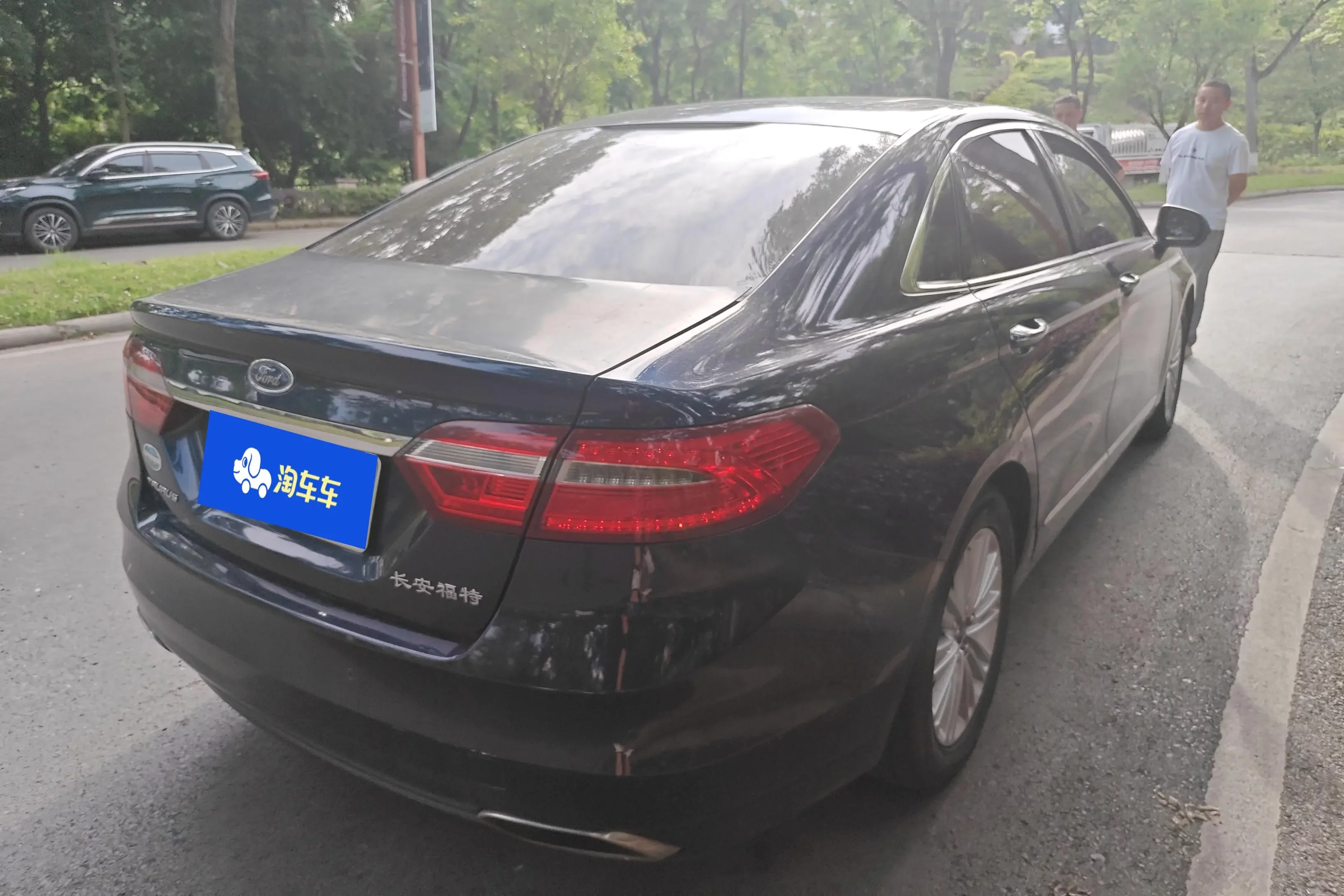 Ford Taurus