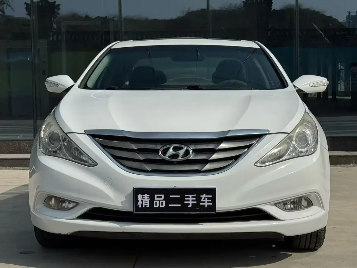 Hyundai sonata eight