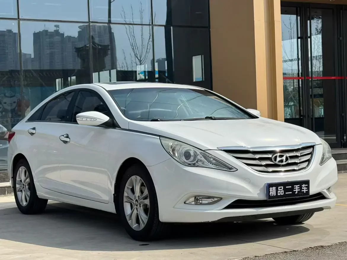Hyundai sonata eight