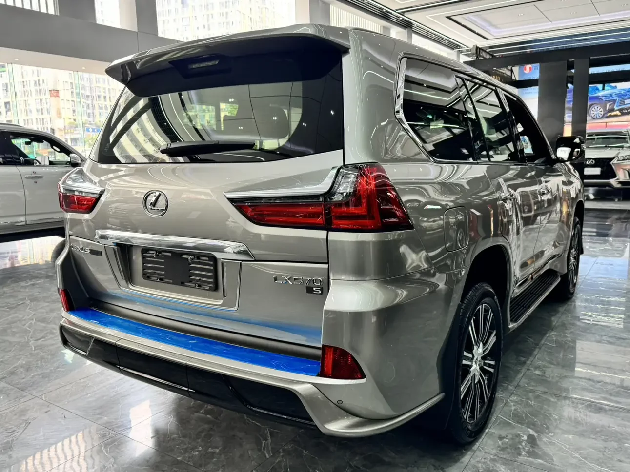 Lexus LX