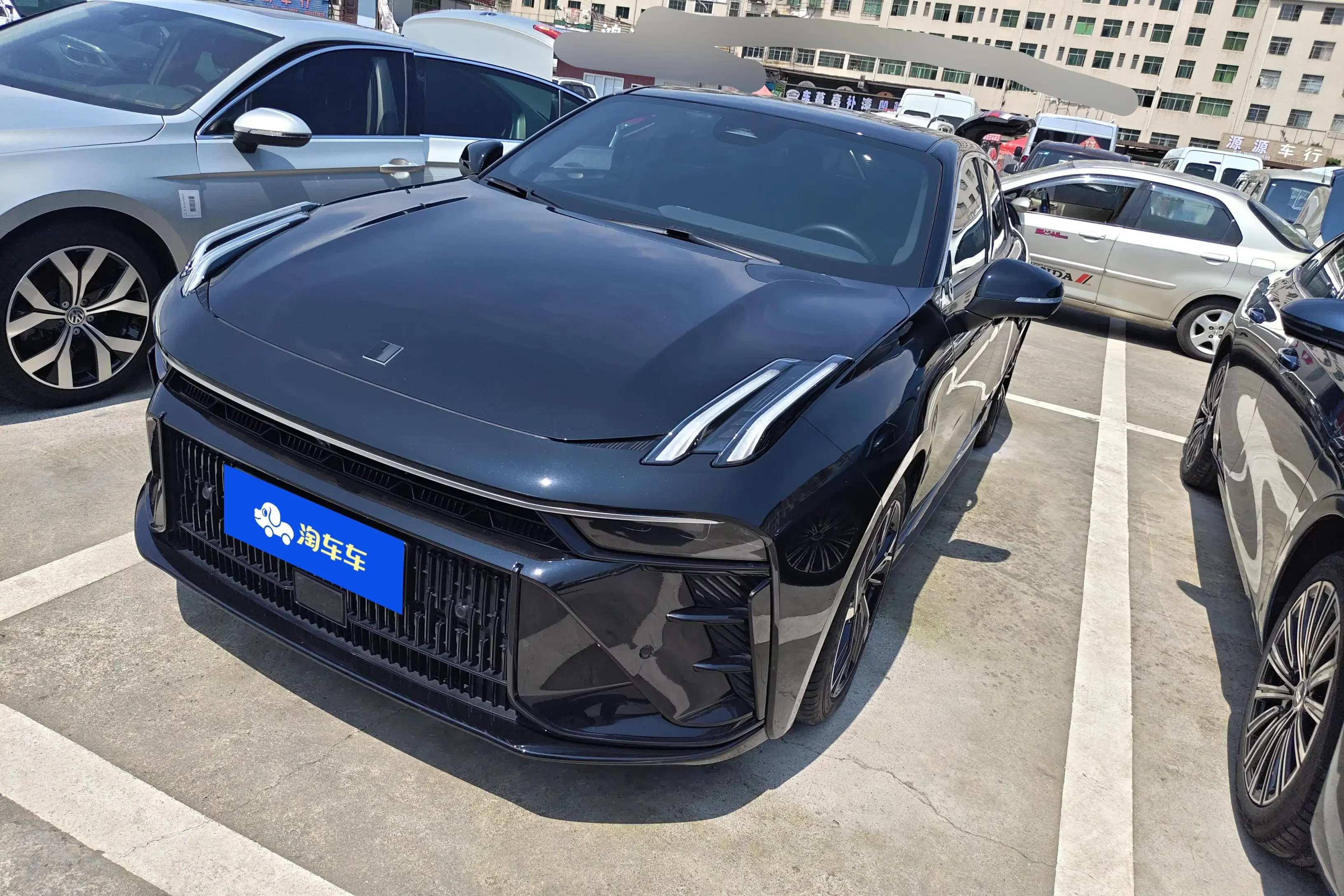 Lynk & Co 03