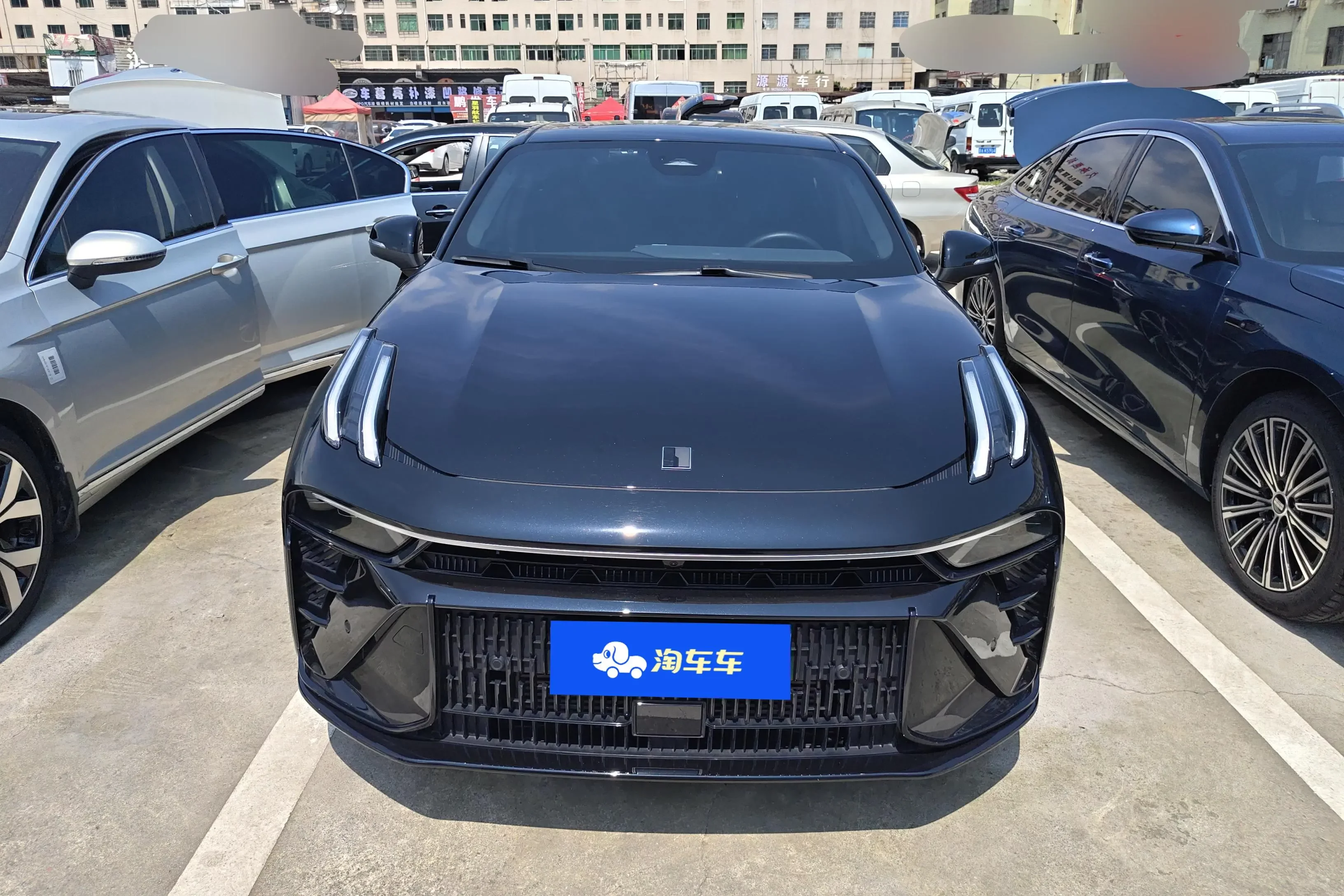 Lynk & Co 03