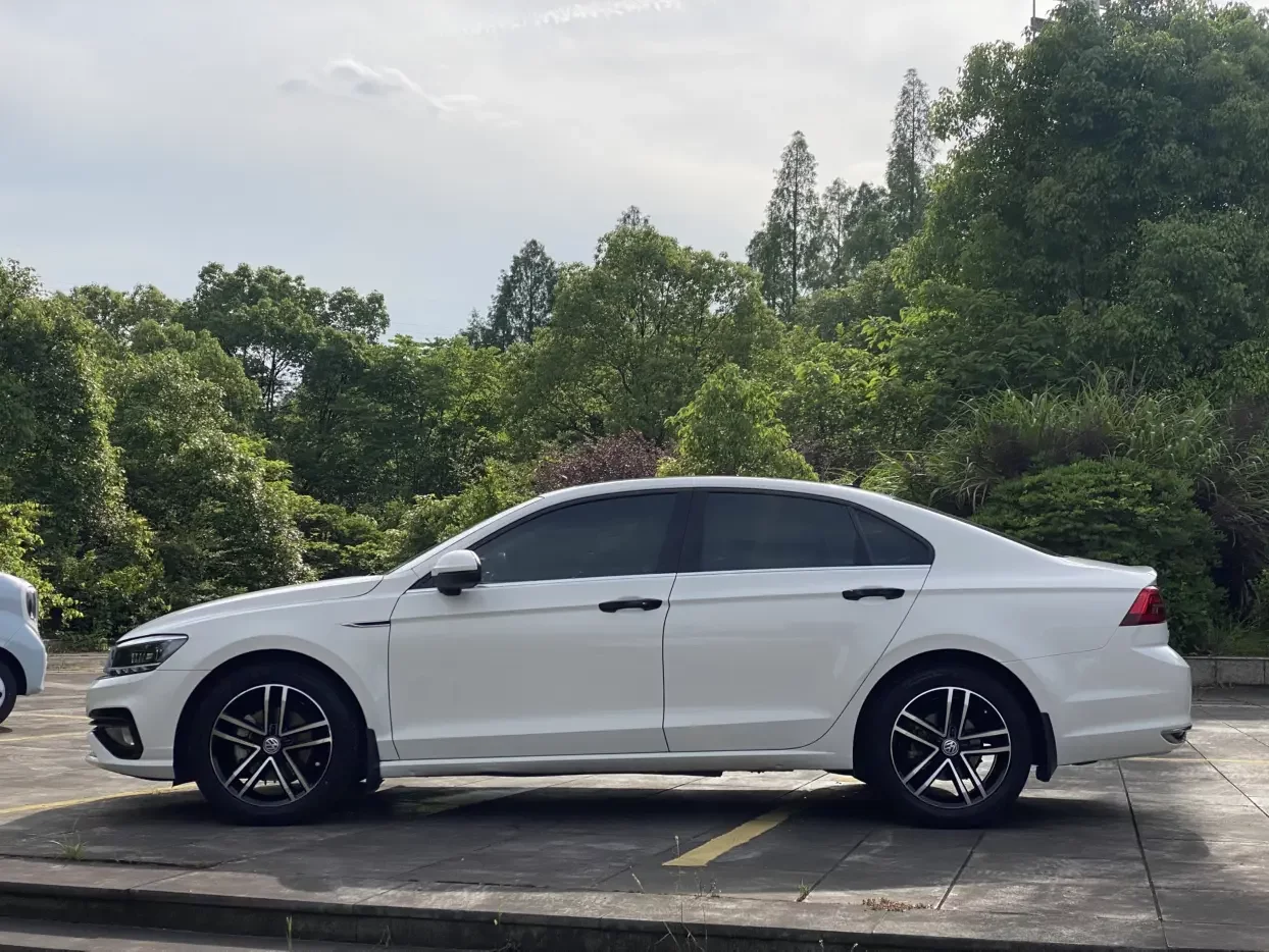 Volkswagen Lamando