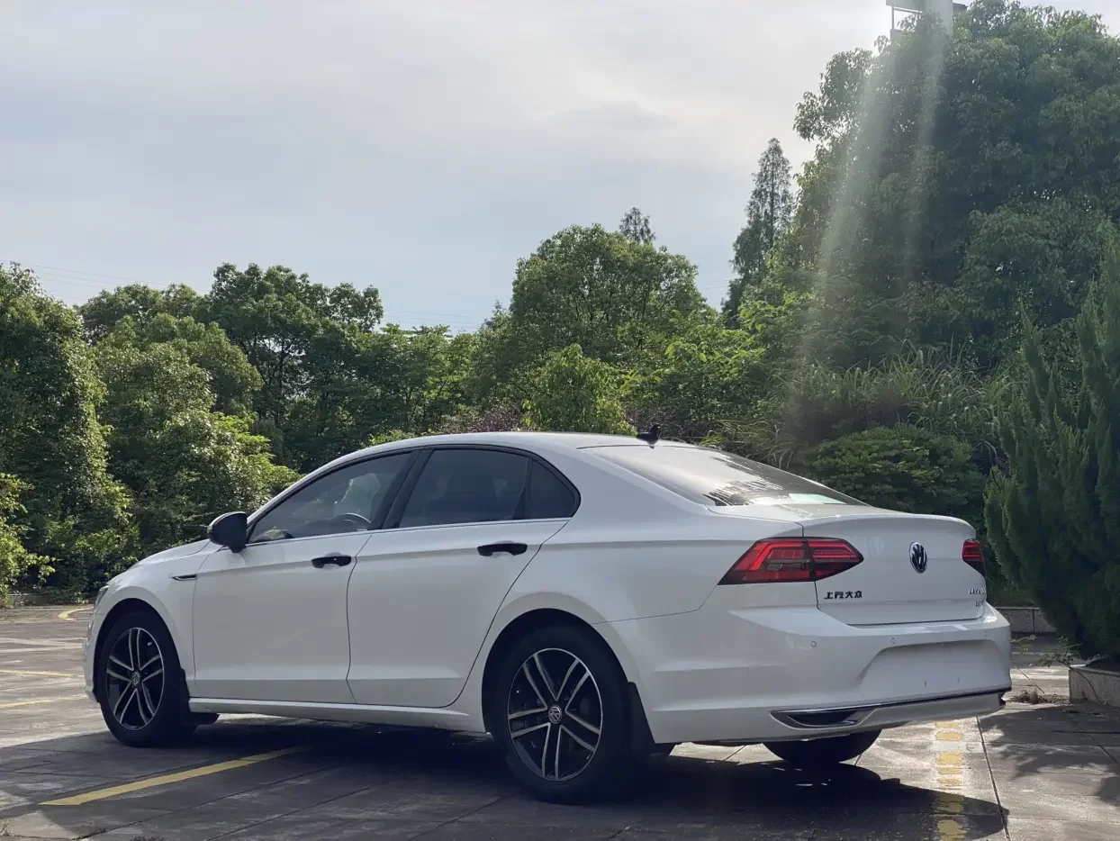 Volkswagen Lamando