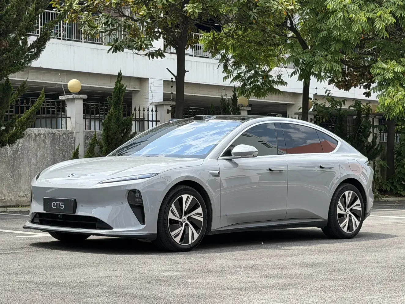 NIO ET5