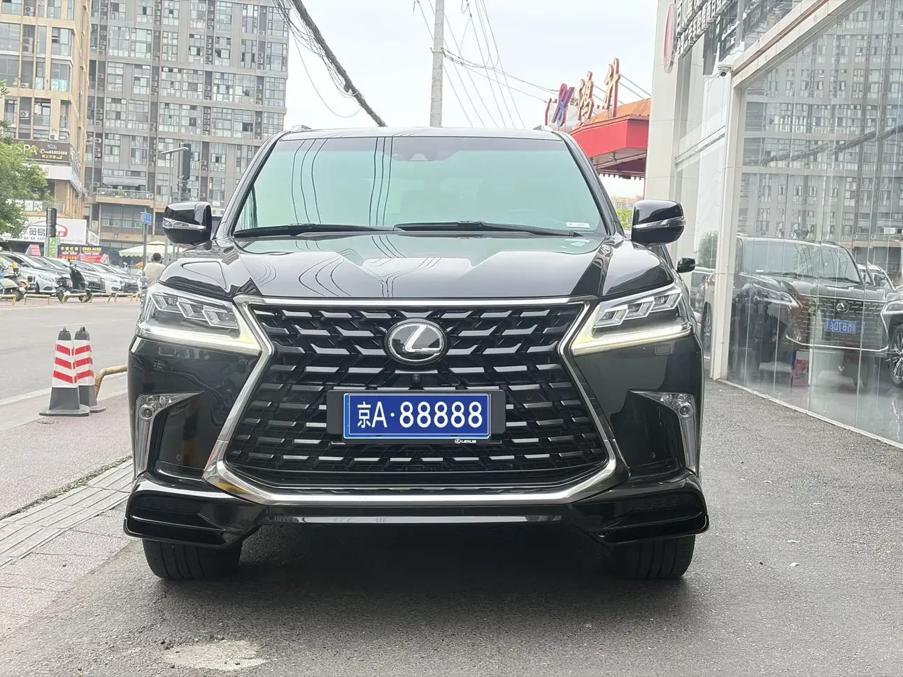 Lexus LX