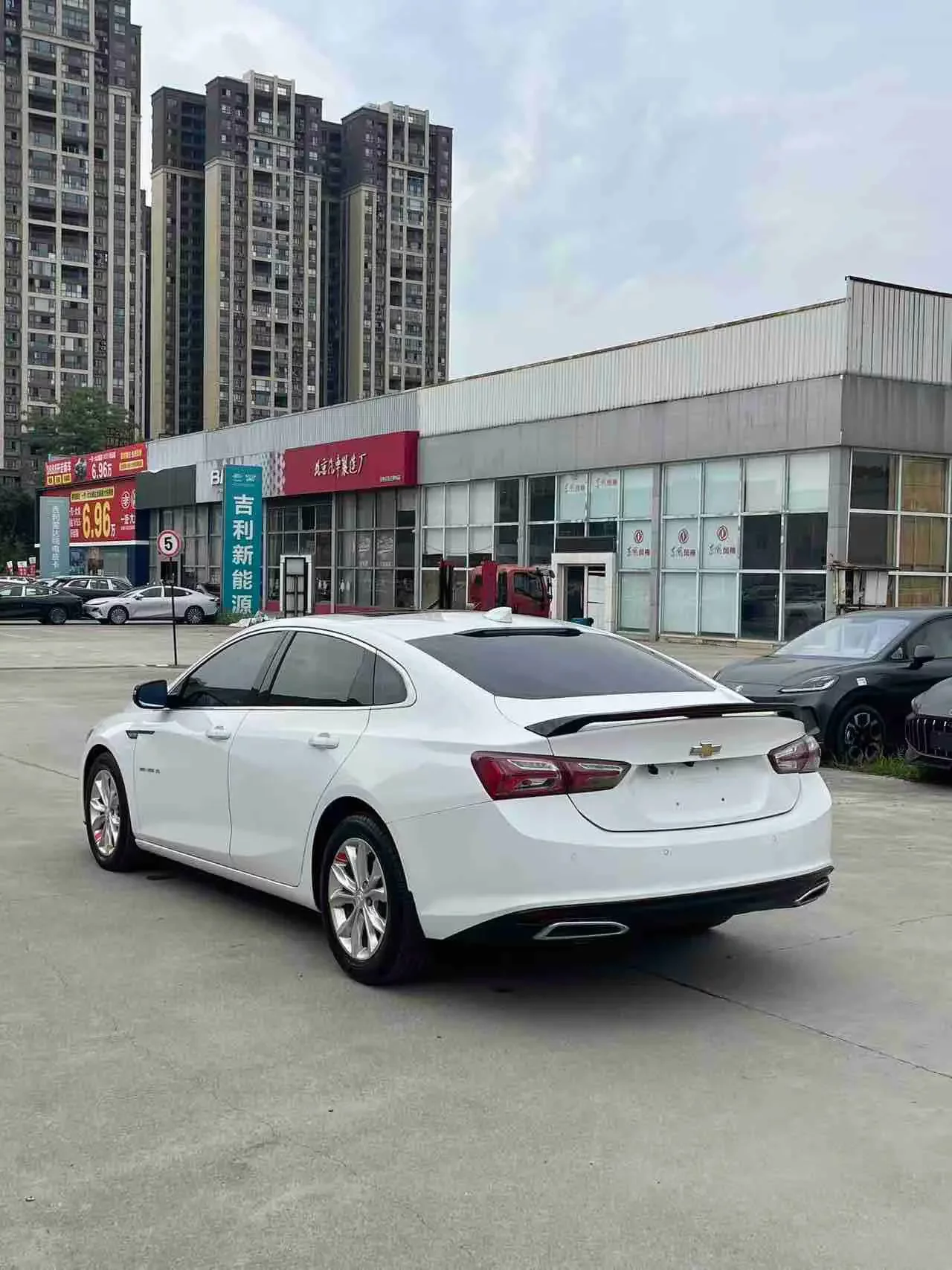 Chevrolet Malibu XL