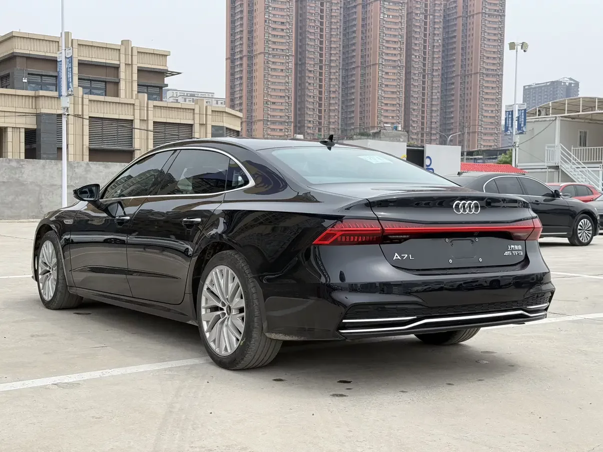 Audi A7L