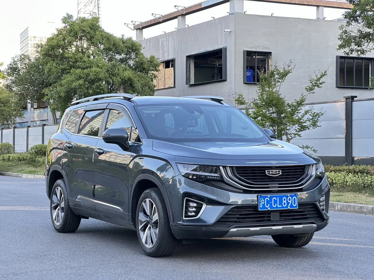 Geely Okavango