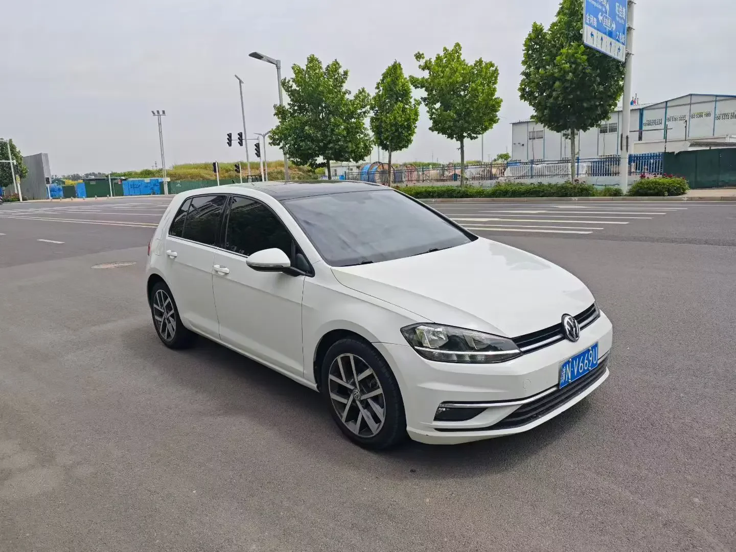 Volkswagen golf