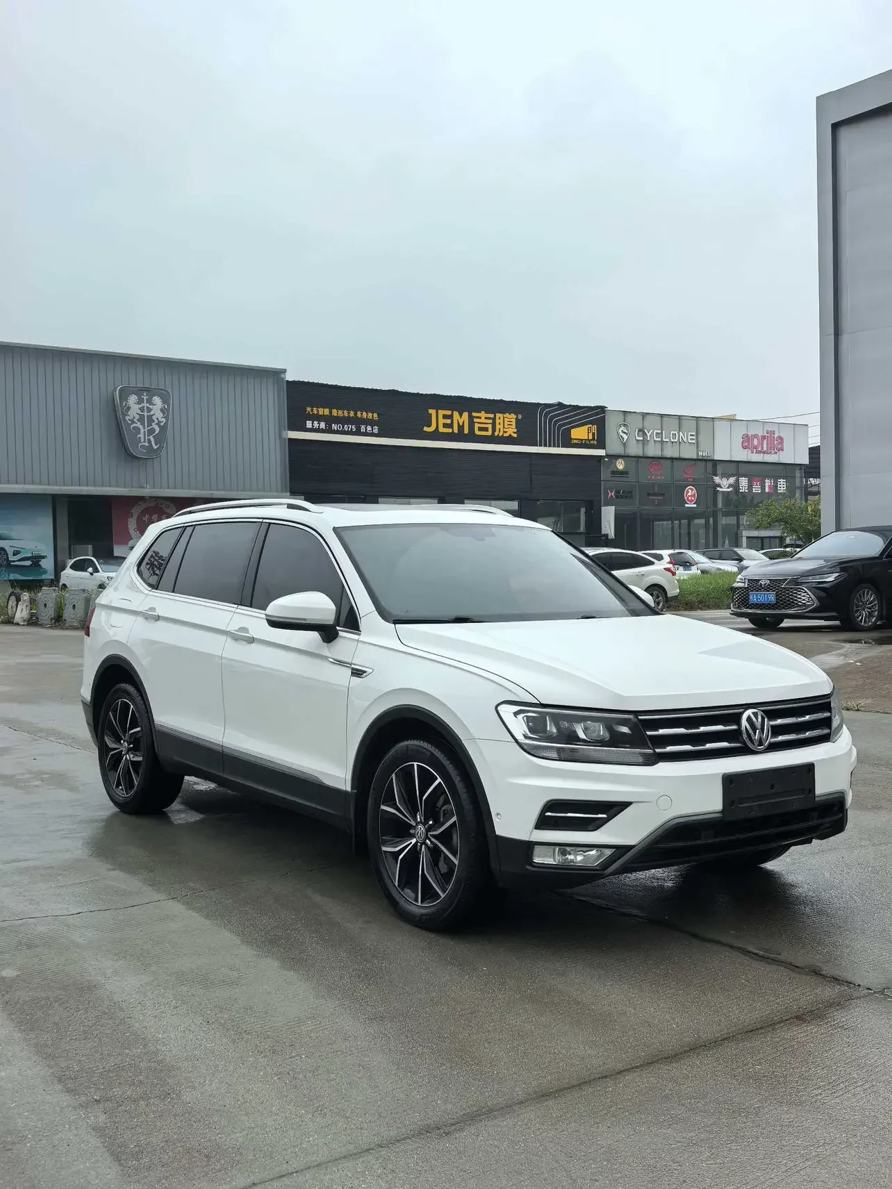 Volkswagen Tiguan L
