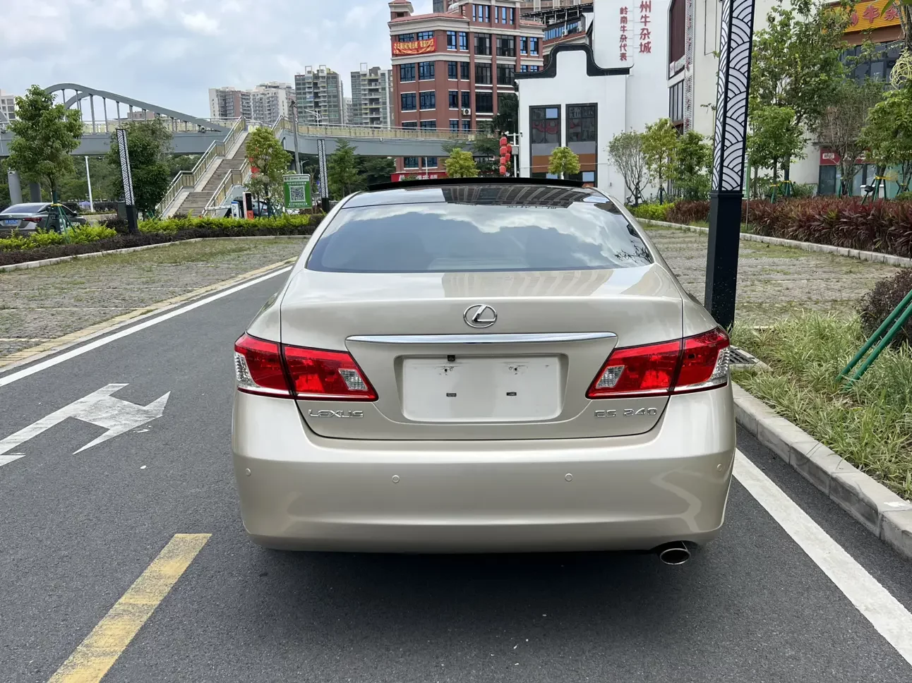Lexus ES