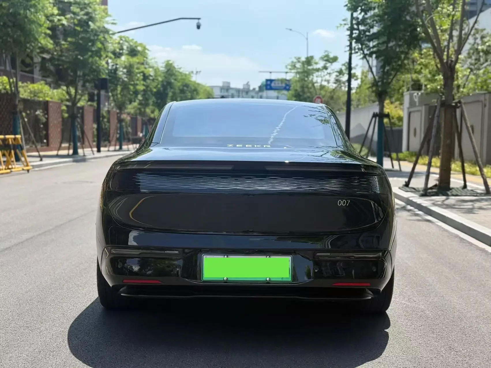 ZEEKR 007