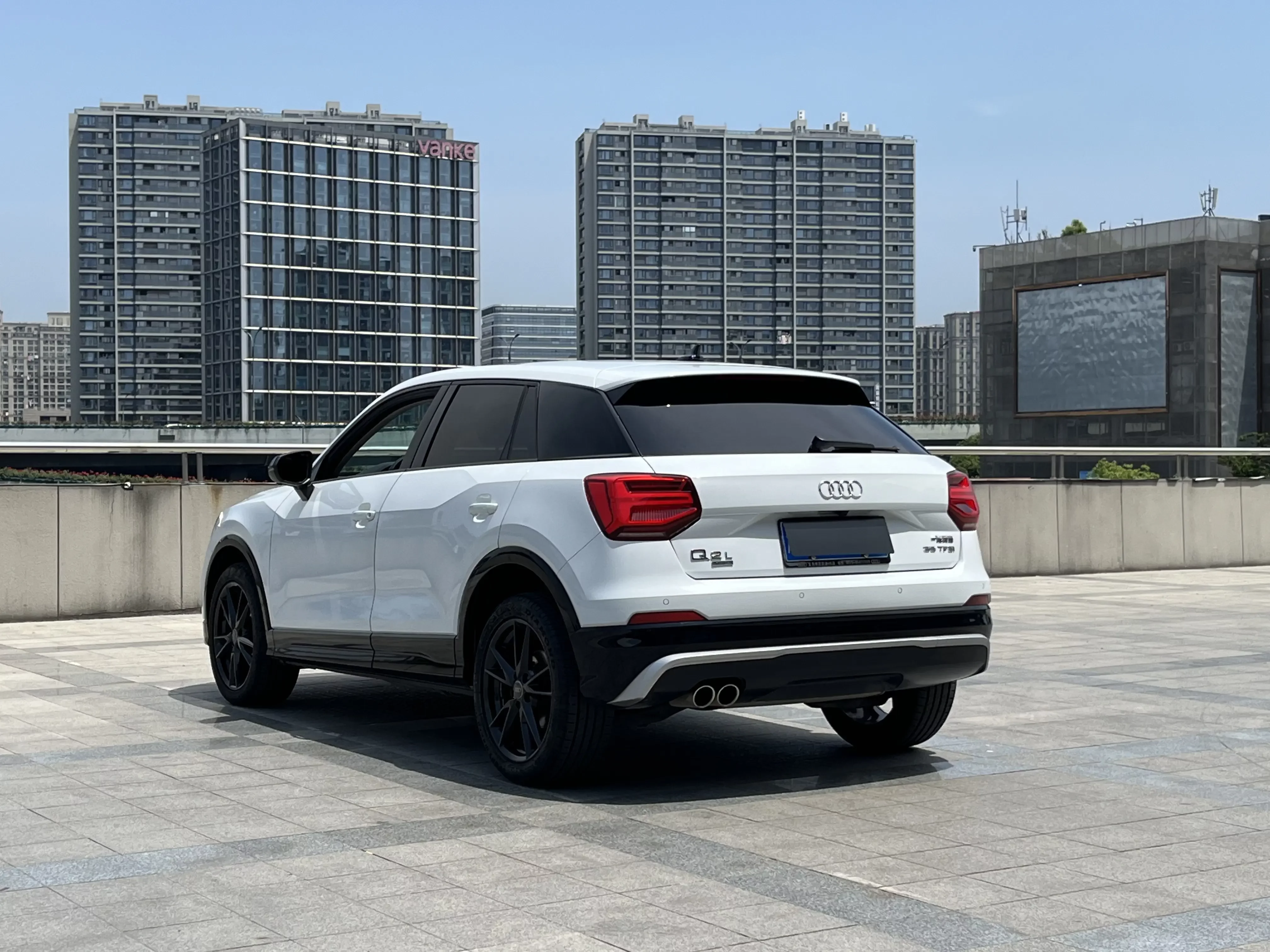 Audi Q2L