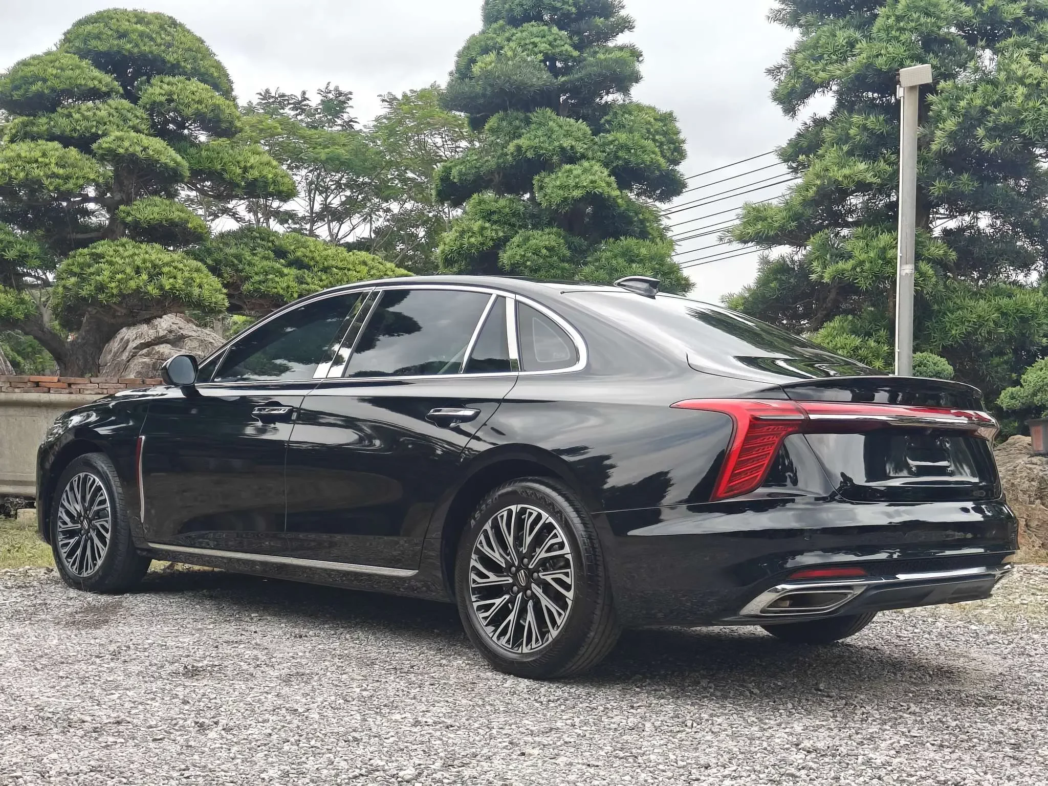 Hongqi H5