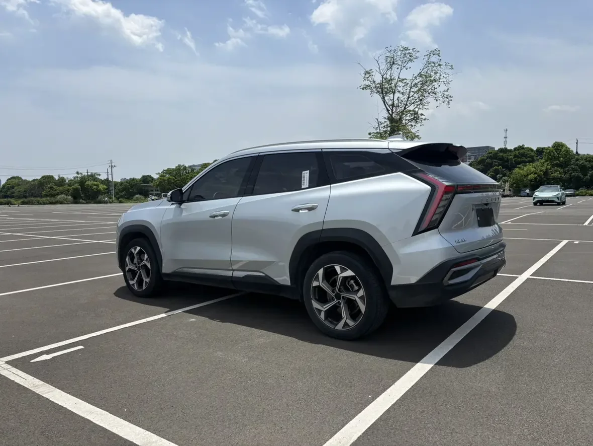 Geely Atlas L