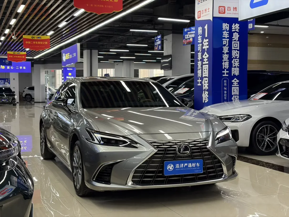 Lexus ES