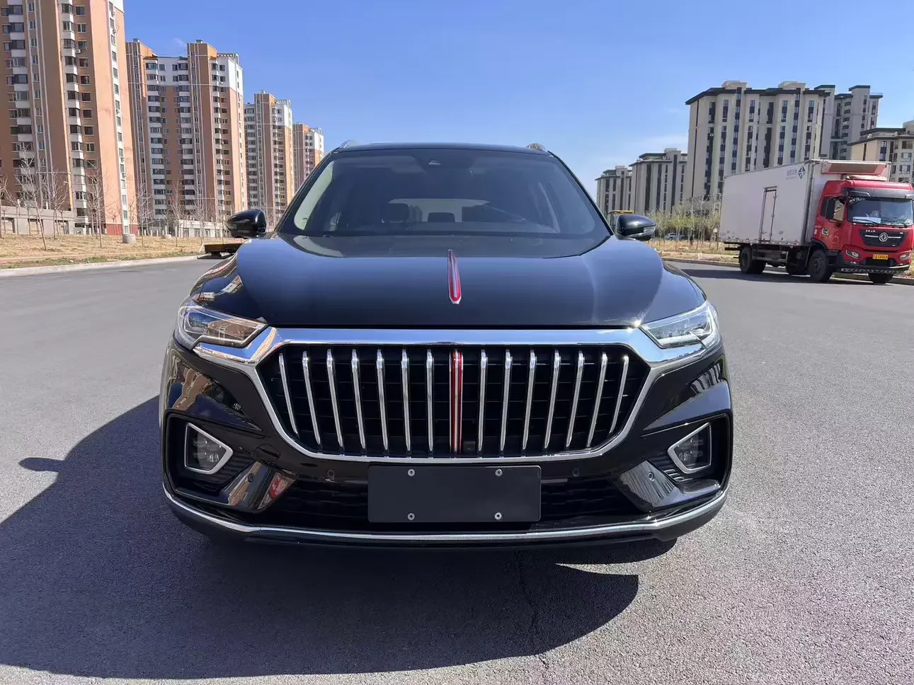Hongqi HS5