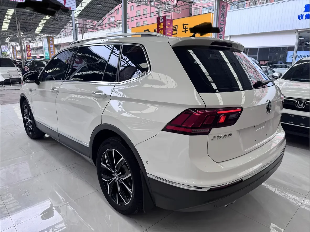 Volkswagen Tiguan L
