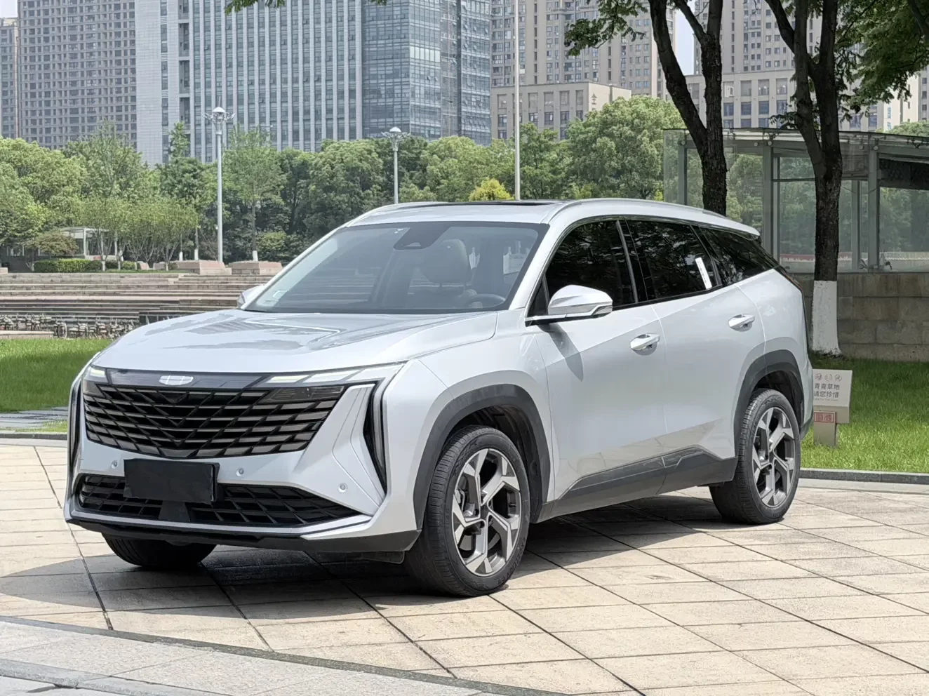 Geely Atlas L