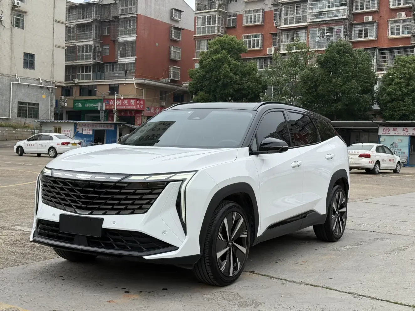 Geely Atlas L