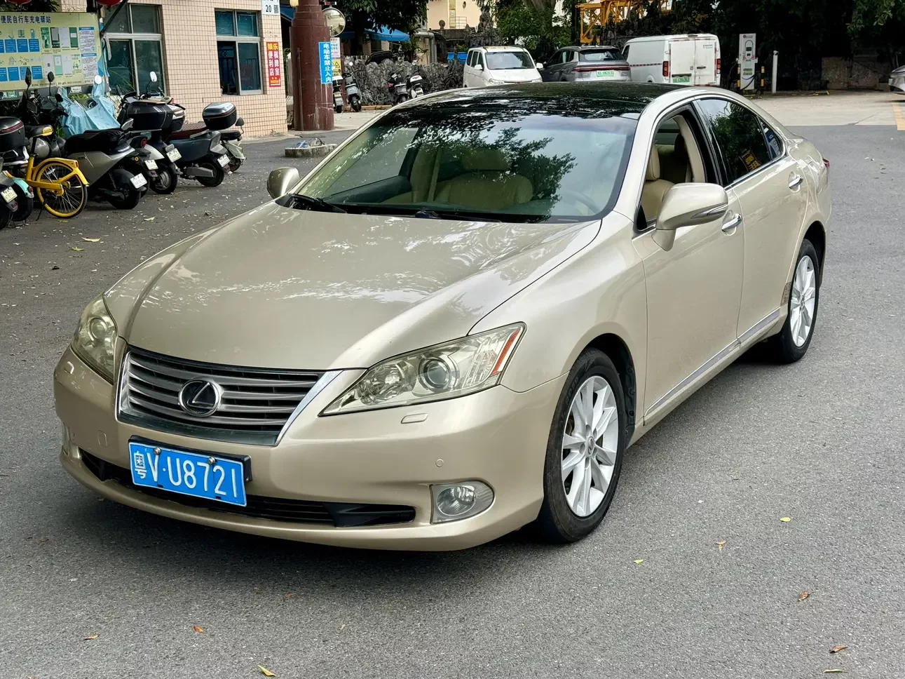 Lexus ES