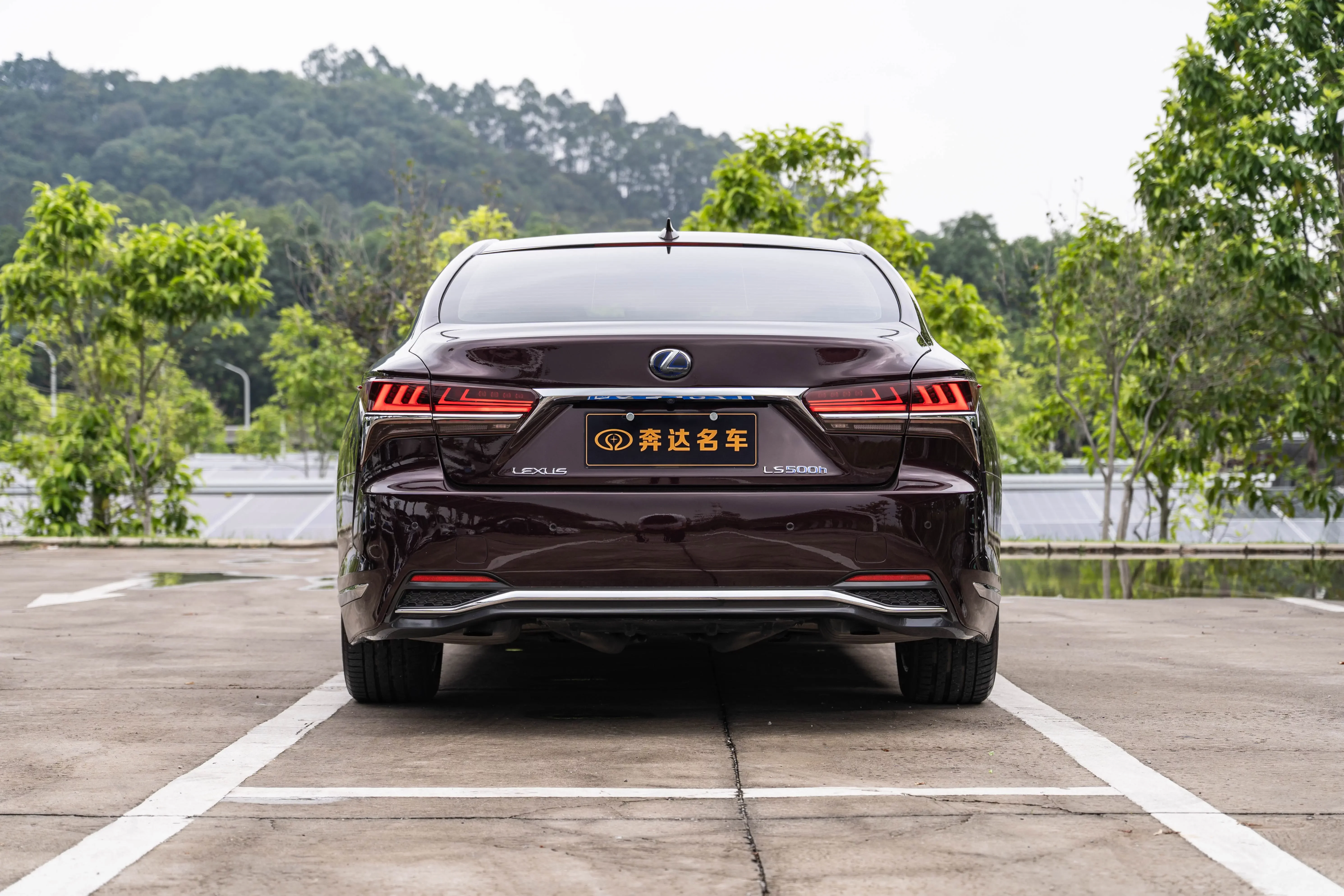 Lexus LS