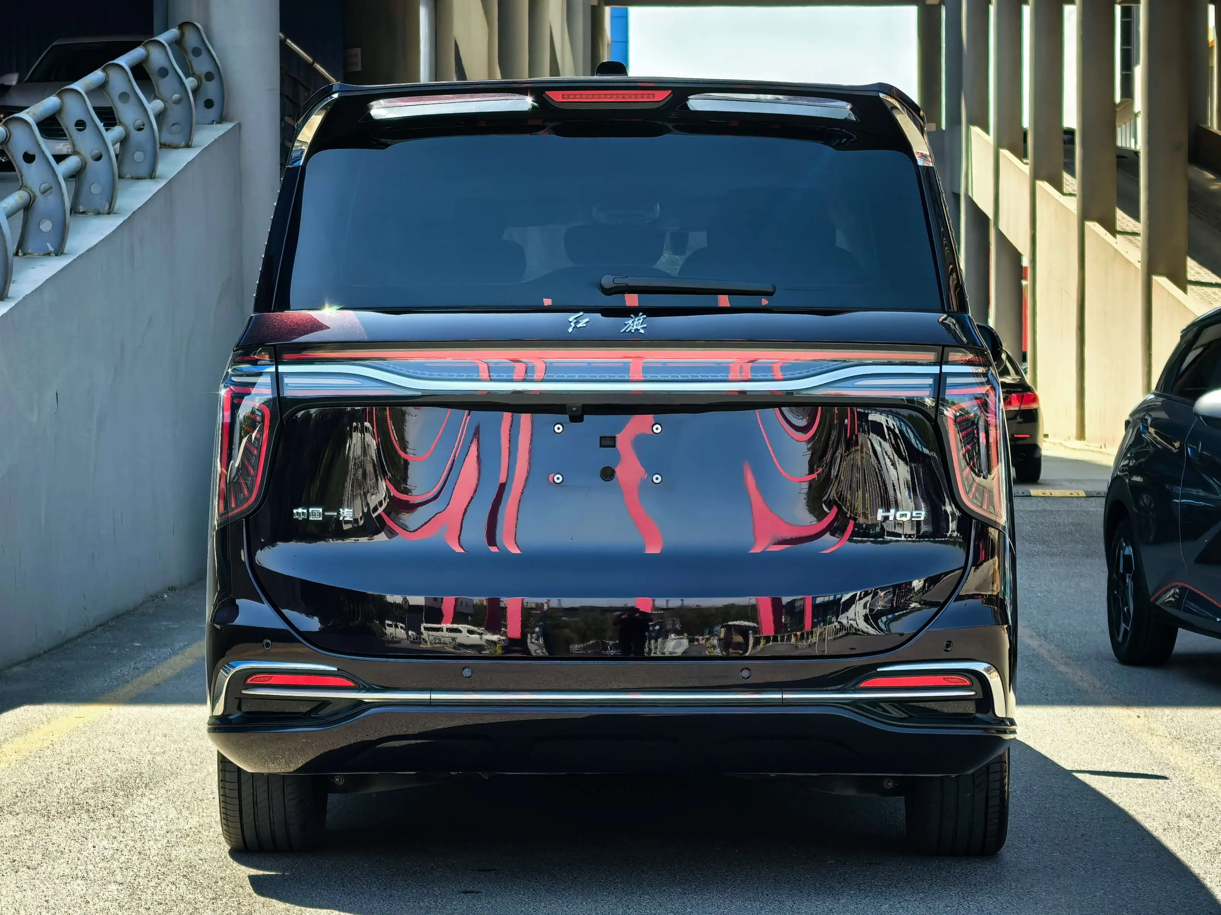 Hongqi HQ9