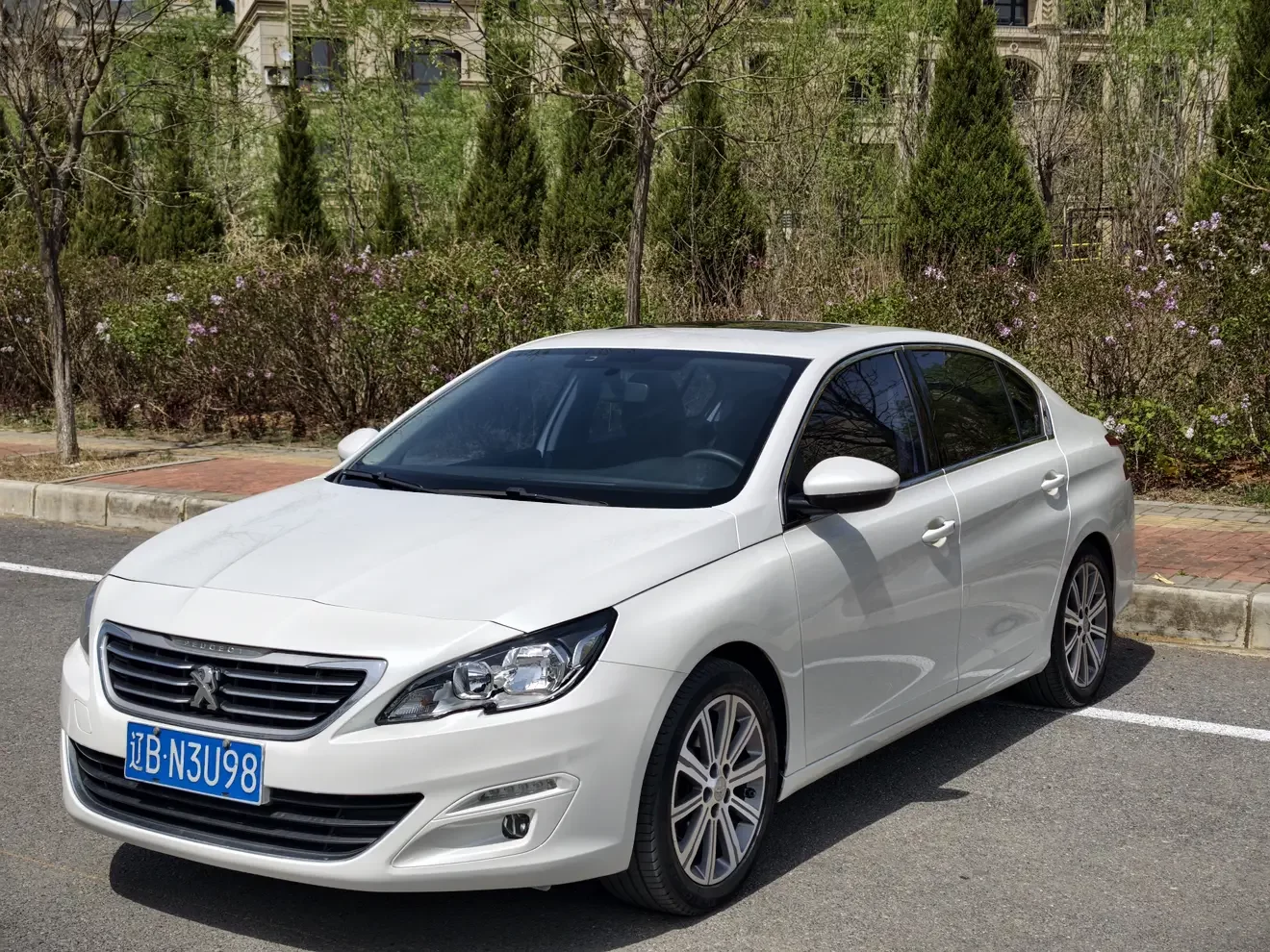 Peugeot 408