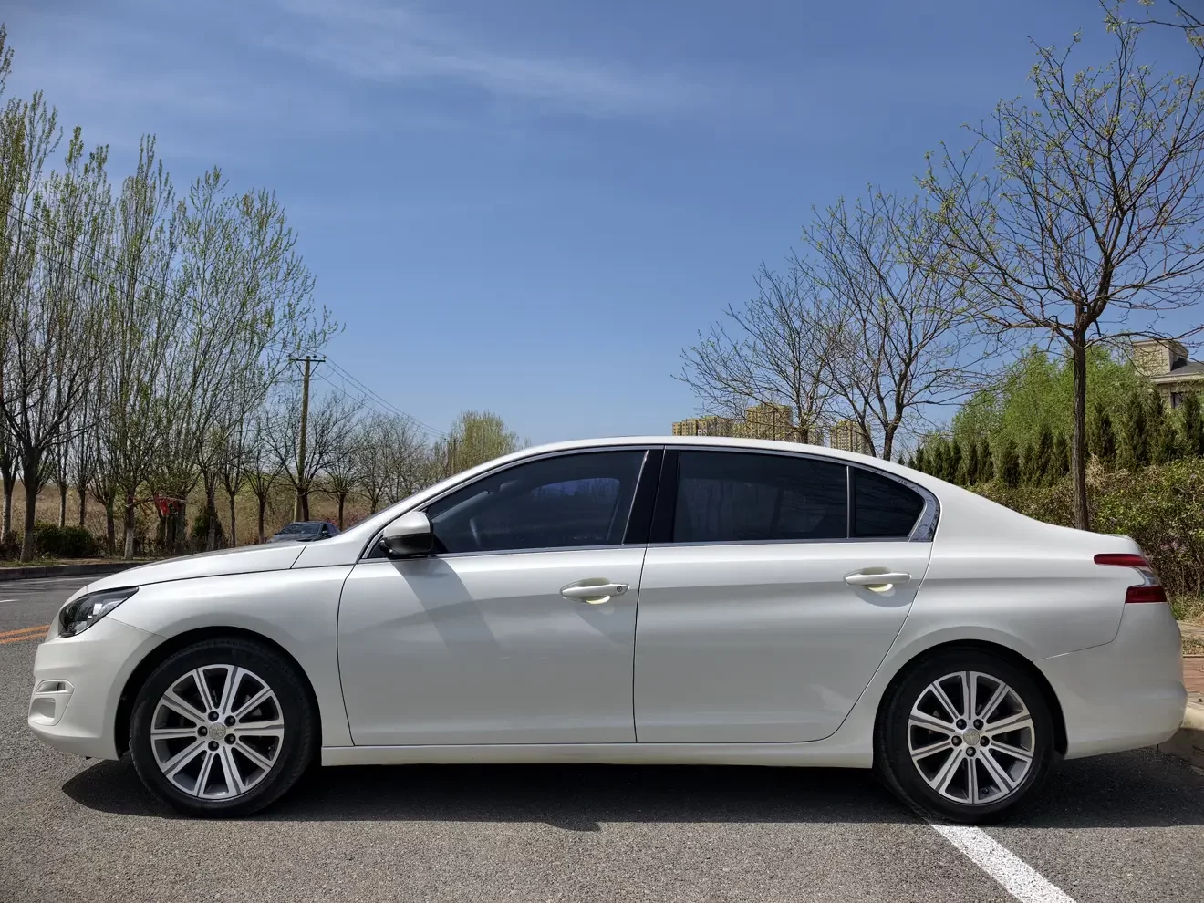Peugeot 408