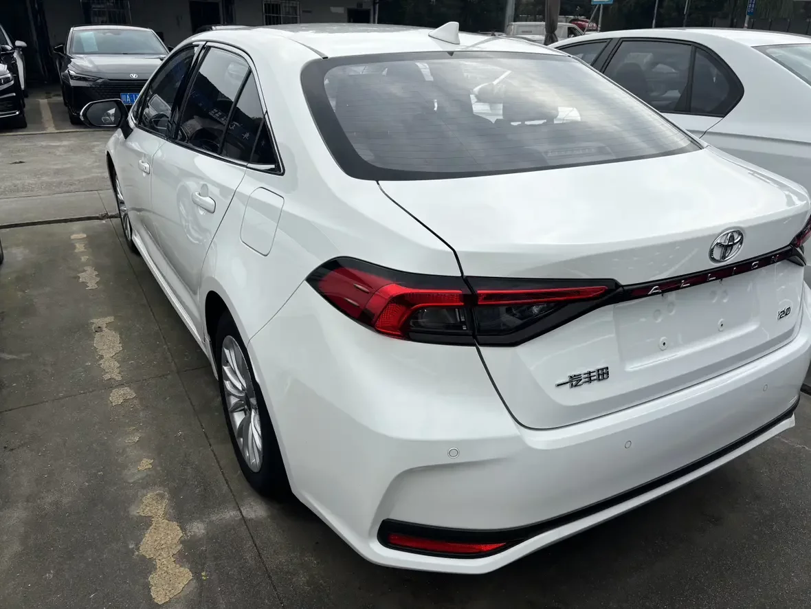 Toyota Asiatic lion