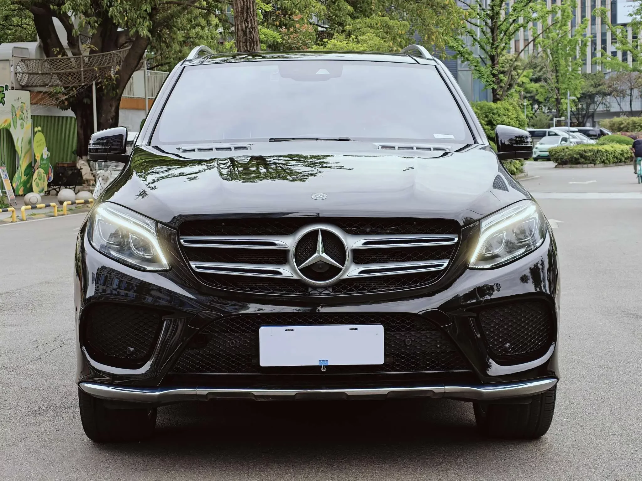 Mercedes-Benz GLE (Imported)
