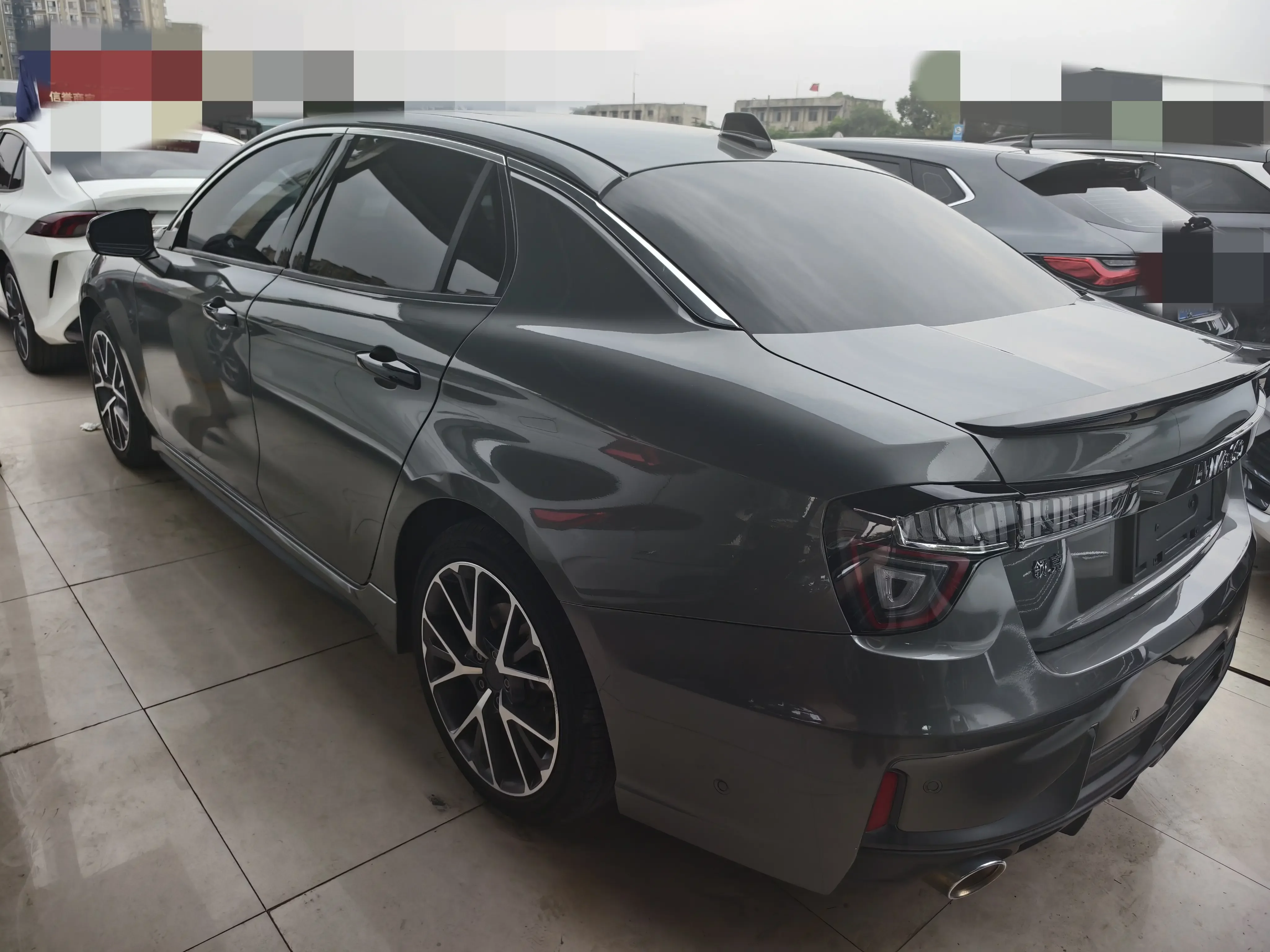 Lynk & Co 03