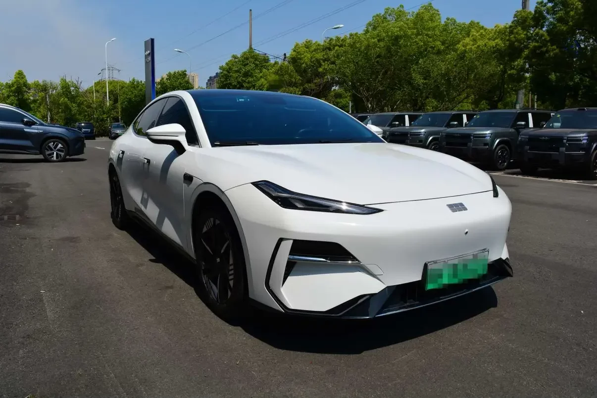 Geely Galaxy E8