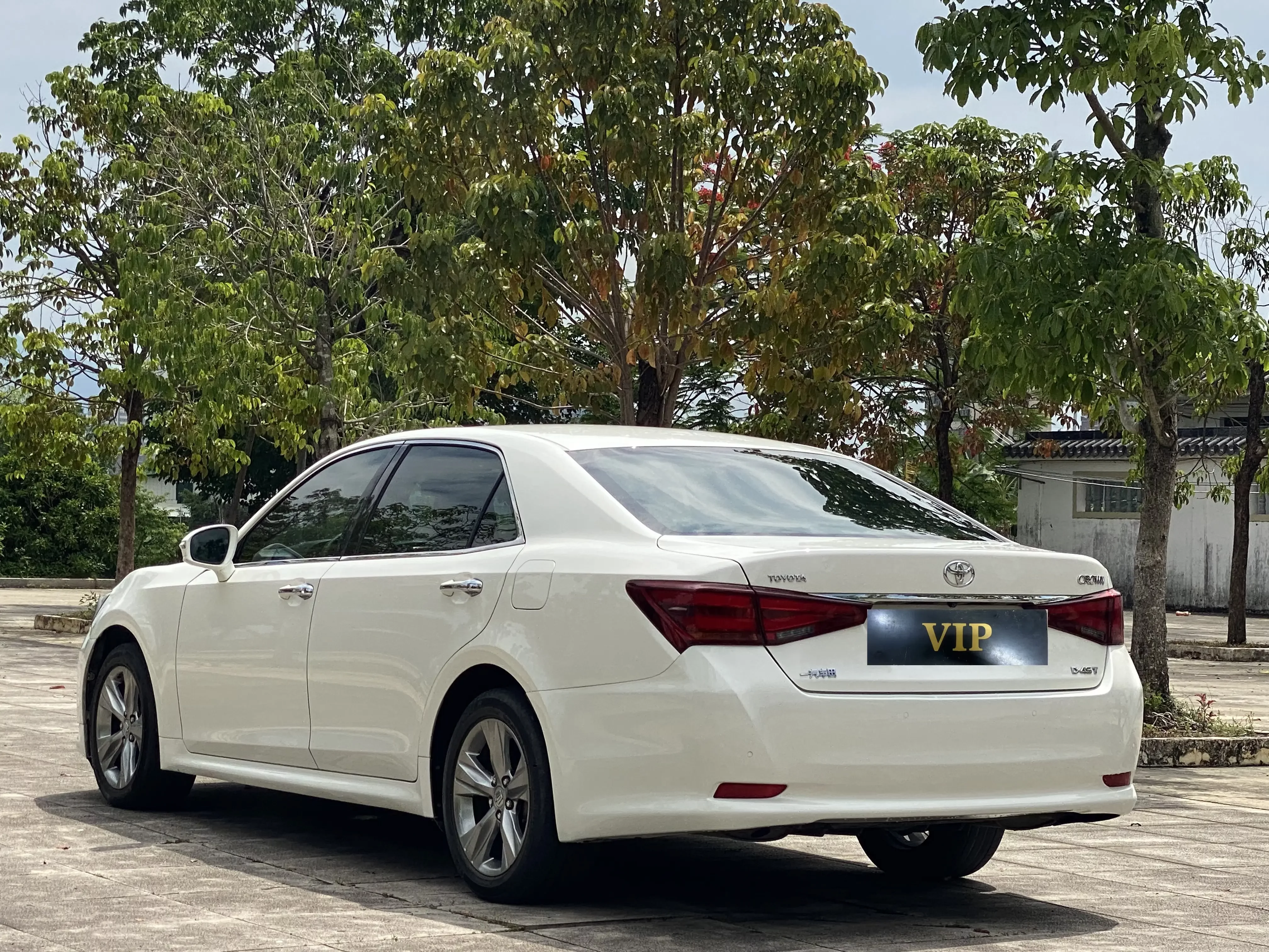 Toyota crown