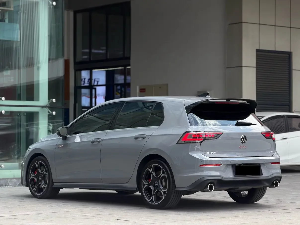 Volkswagen Golf GTI
