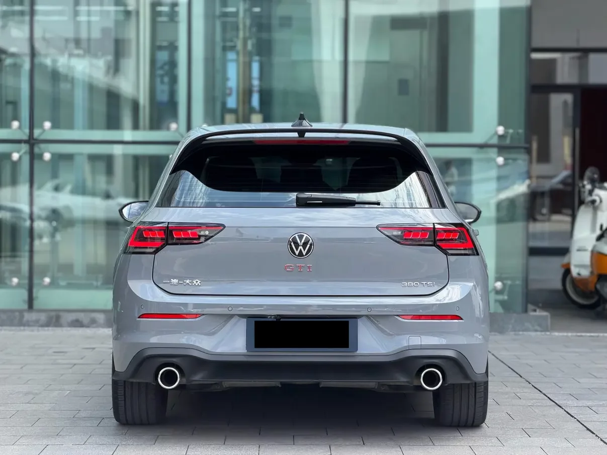 Volkswagen Golf GTI
