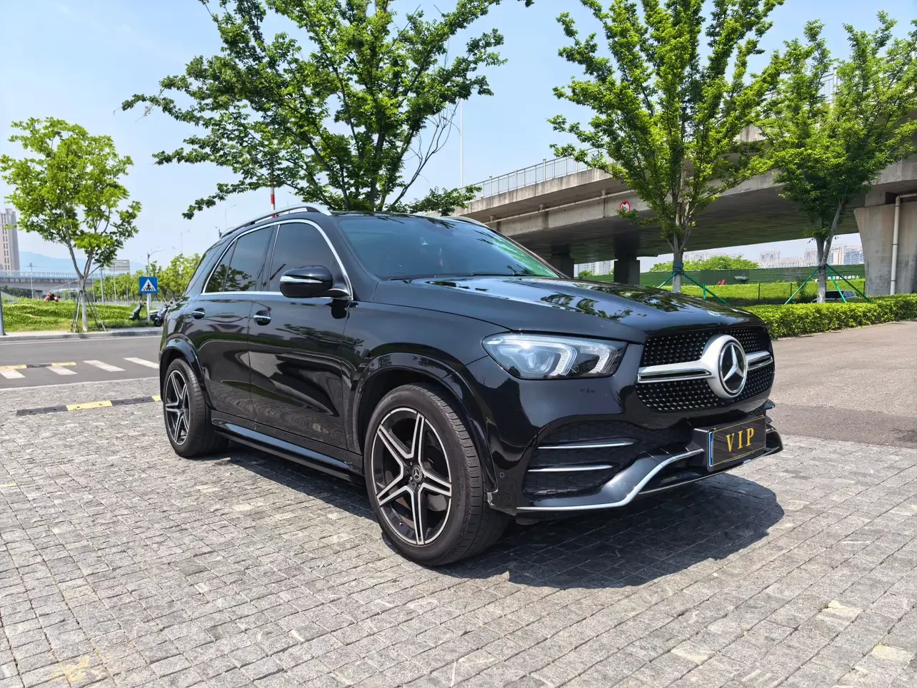 Mercedes-Benz GLE (Imported)
