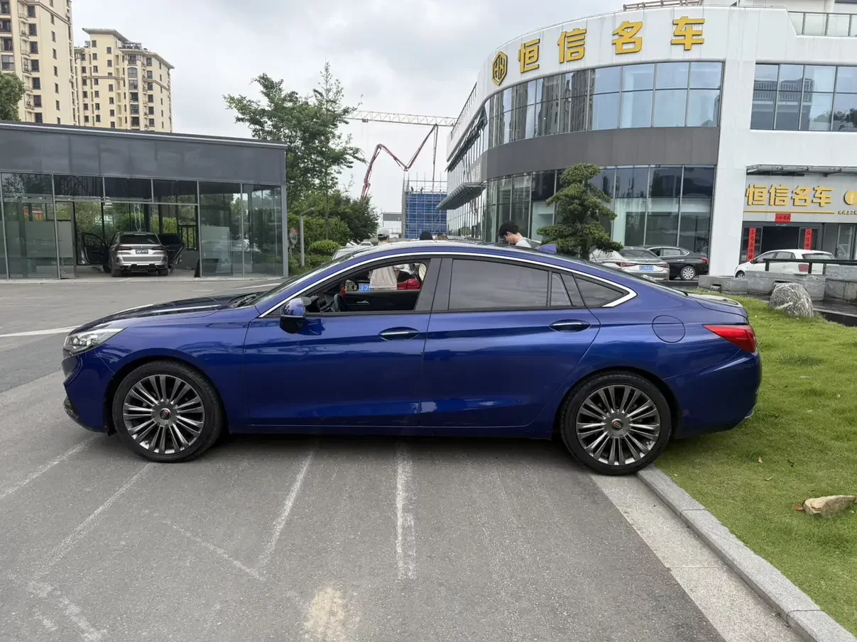 Hongqi H5 classic