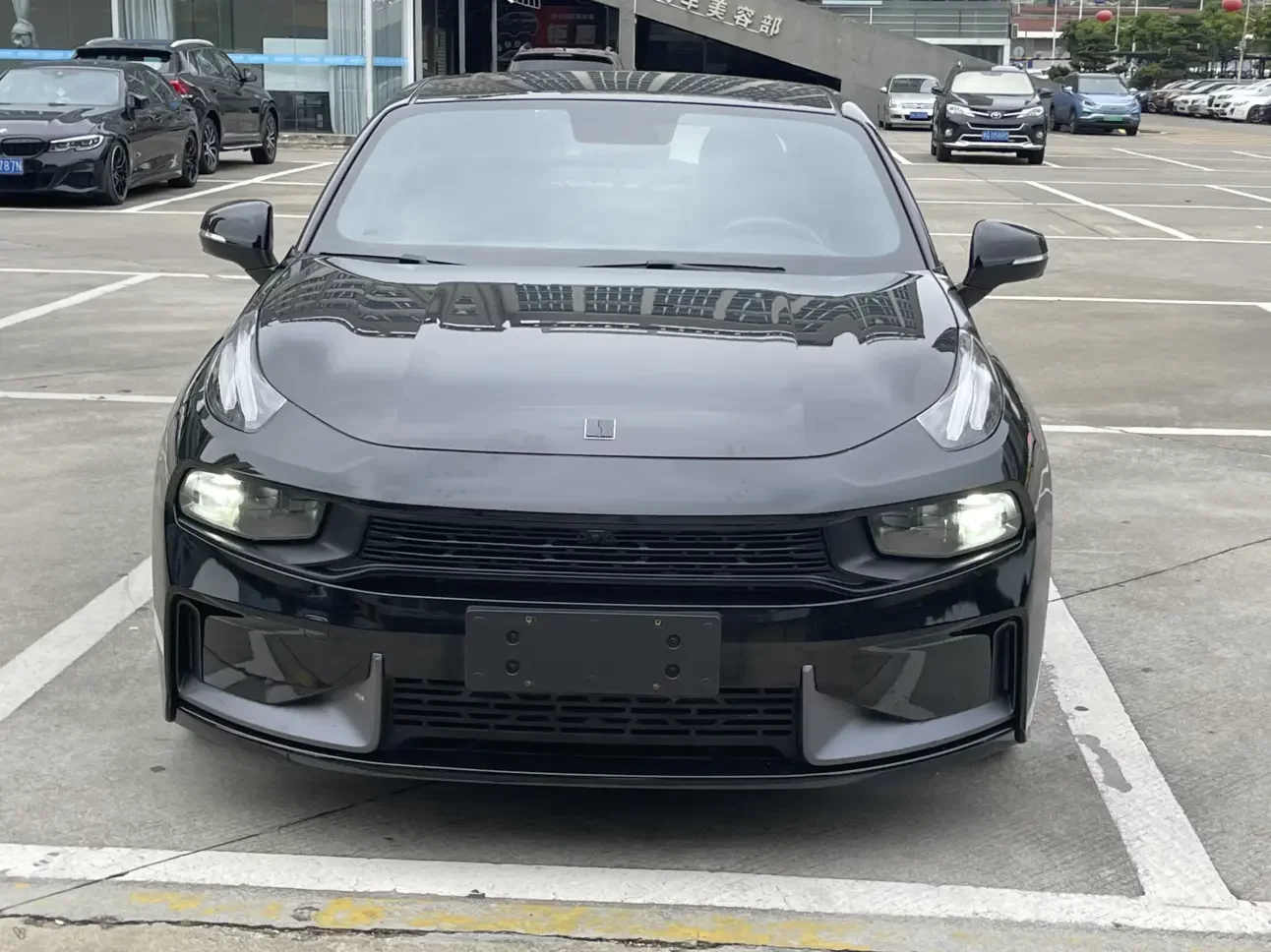 Lynk & Co 03