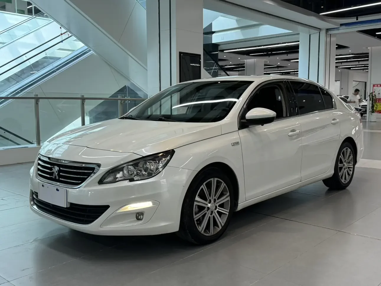 Peugeot 408