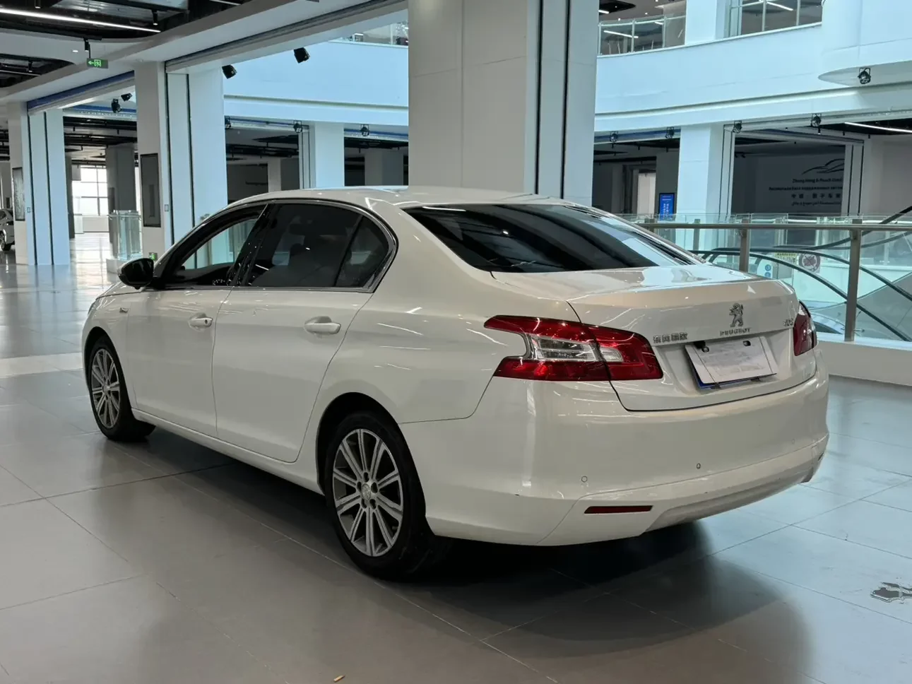Peugeot 408