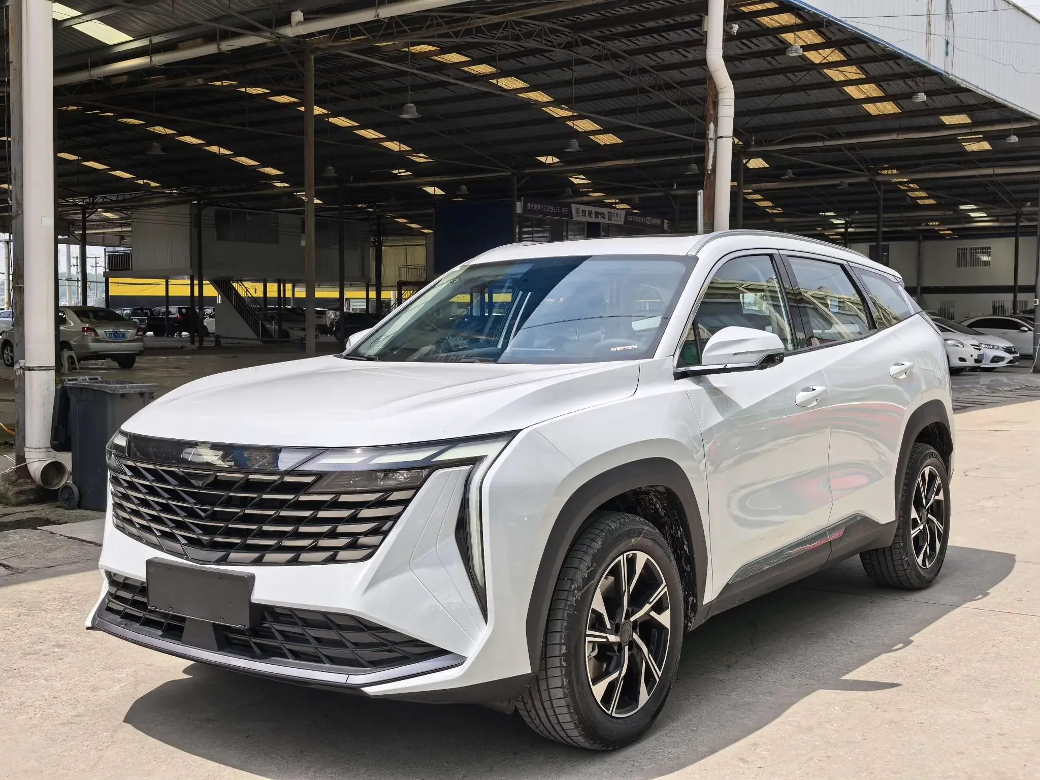 Geely Atlas L