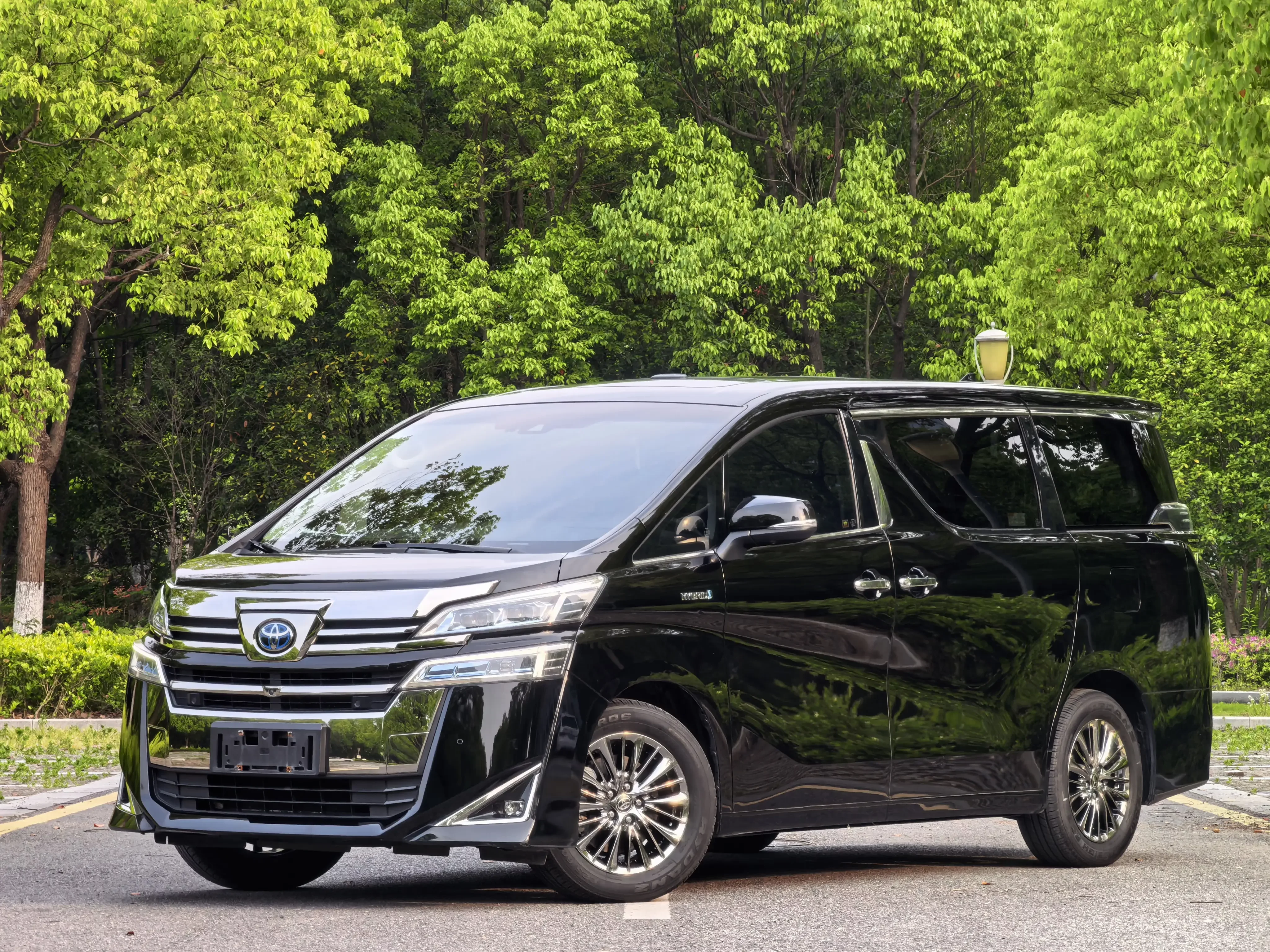 Toyota Crown Wellfire