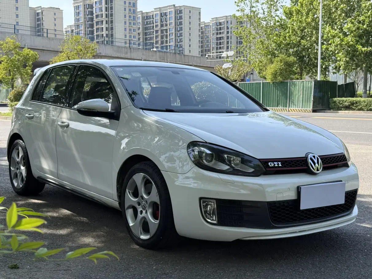 Volkswagen Golf GTI