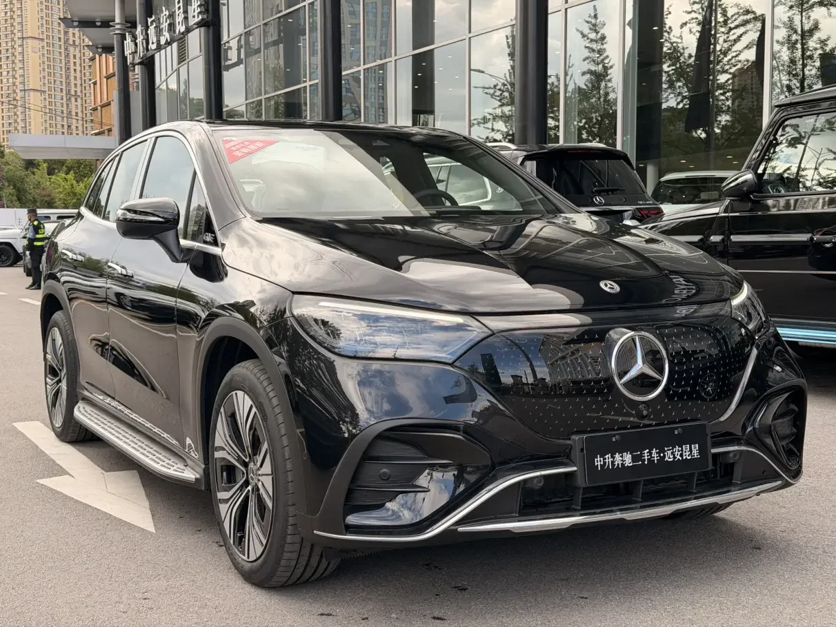 Mercedes-Benz EQE SUV