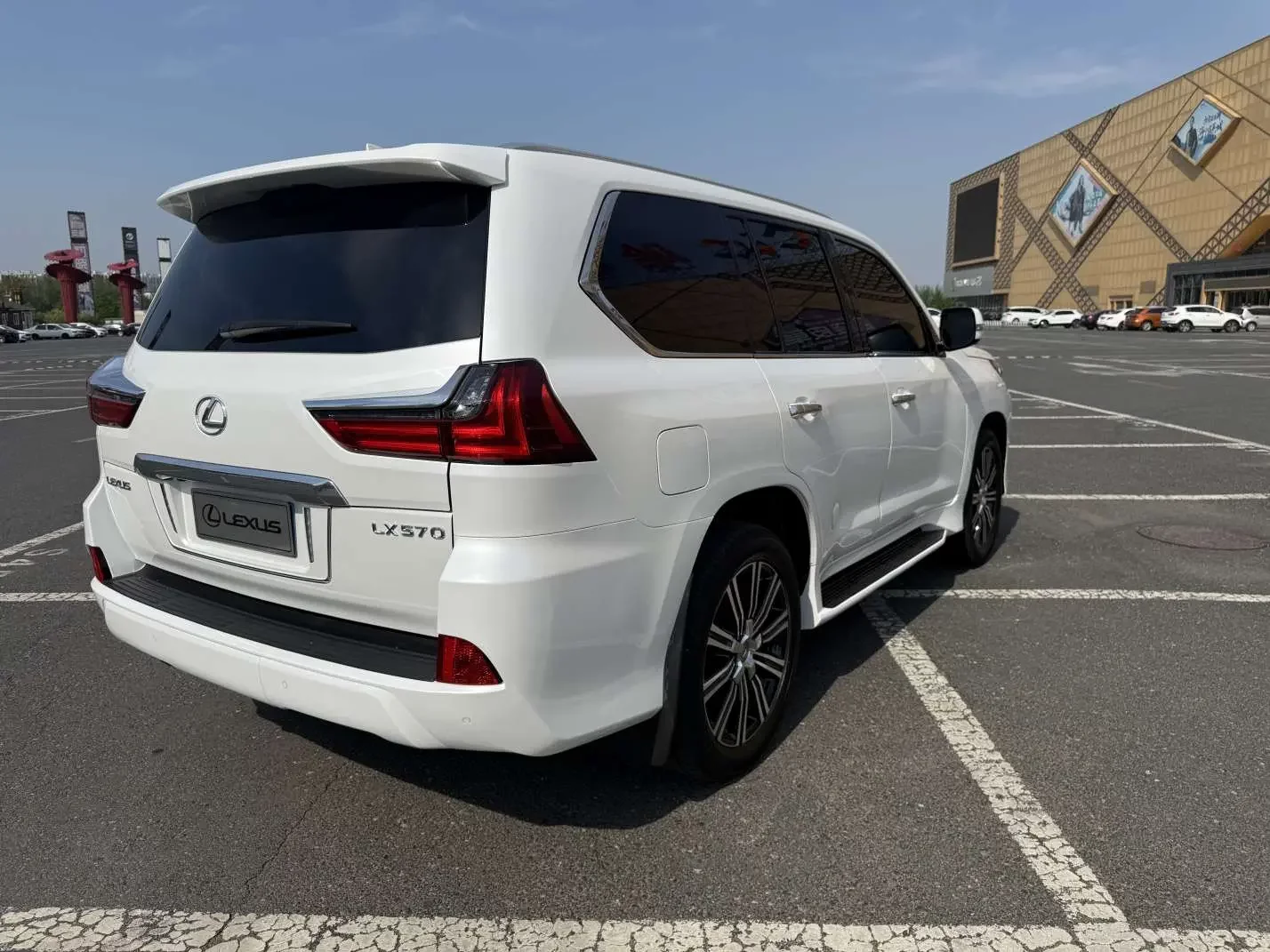 Lexus LX
